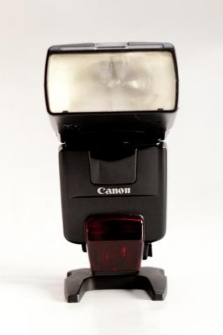 Sprzedam lampę błyskową Canon 550EX